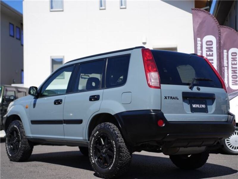 X-TRAIL