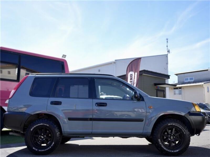 X-TRAIL