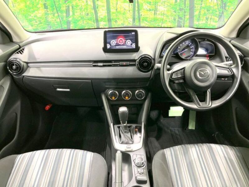 MAZDA2