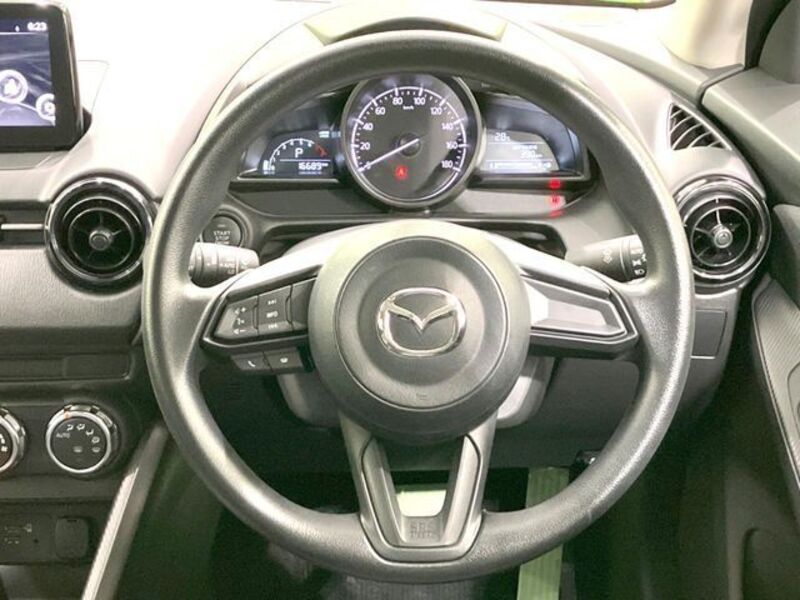 MAZDA2