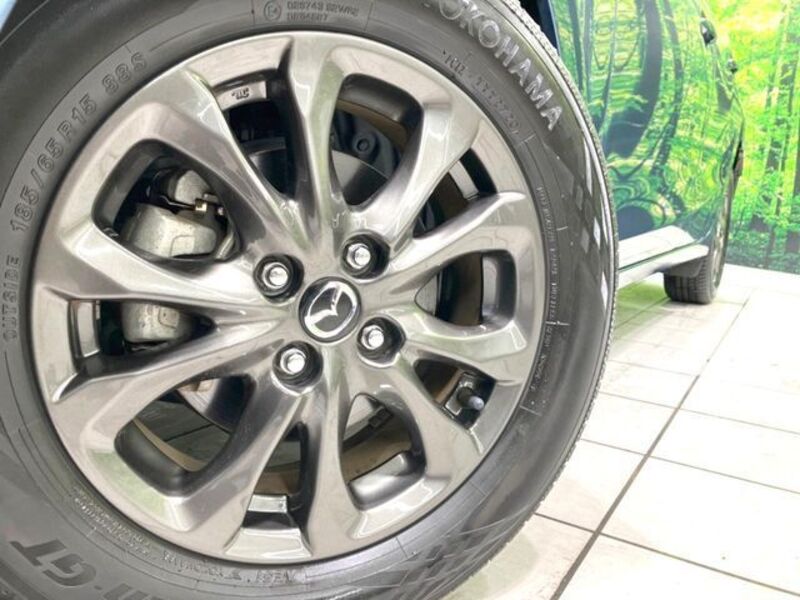 MAZDA2