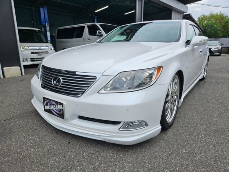 LEXUS LS