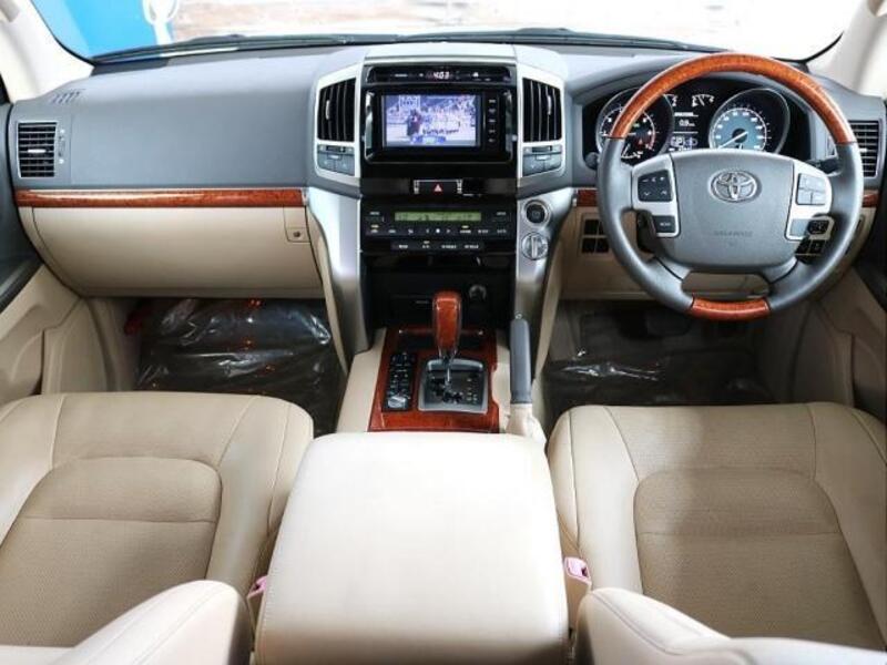 LAND CRUISER