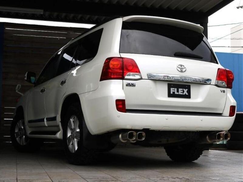 LAND CRUISER
