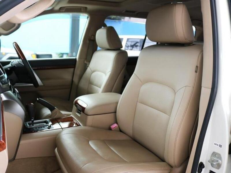 LAND CRUISER