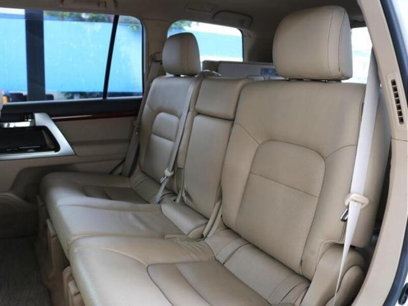 LAND CRUISER