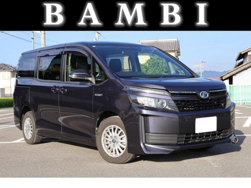 TOYOTA VOXY