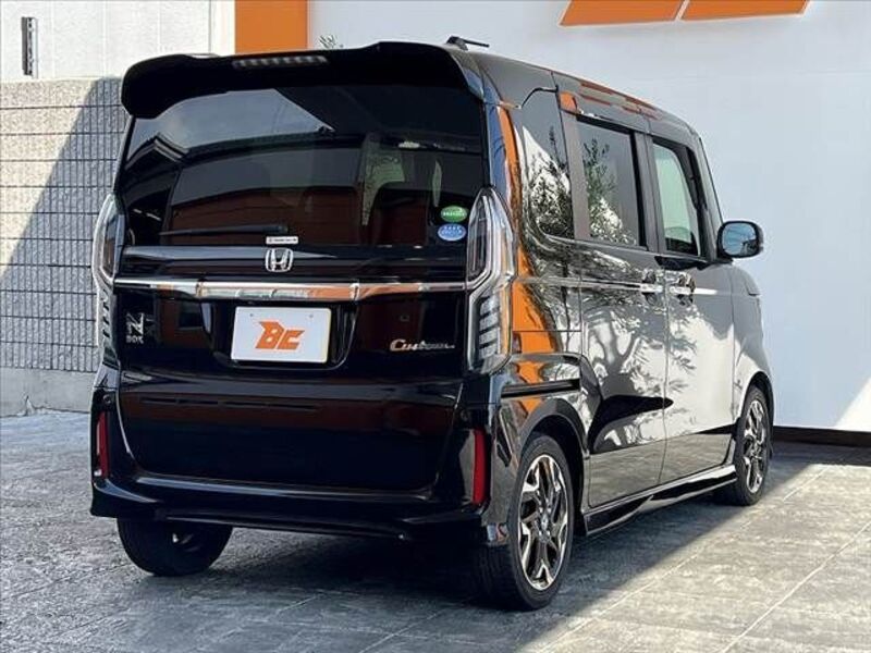 N BOX CUSTOM