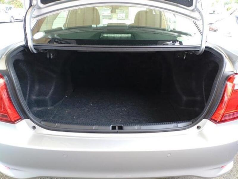 COROLLA AXIO