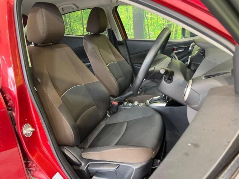 MAZDA2