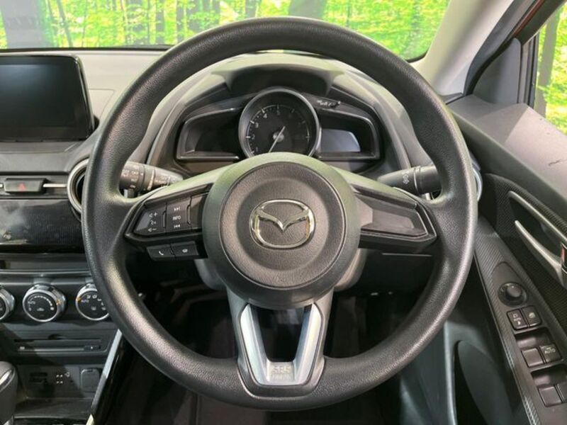 MAZDA2