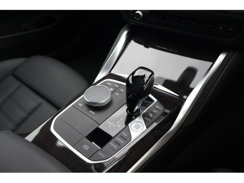4 SERIES