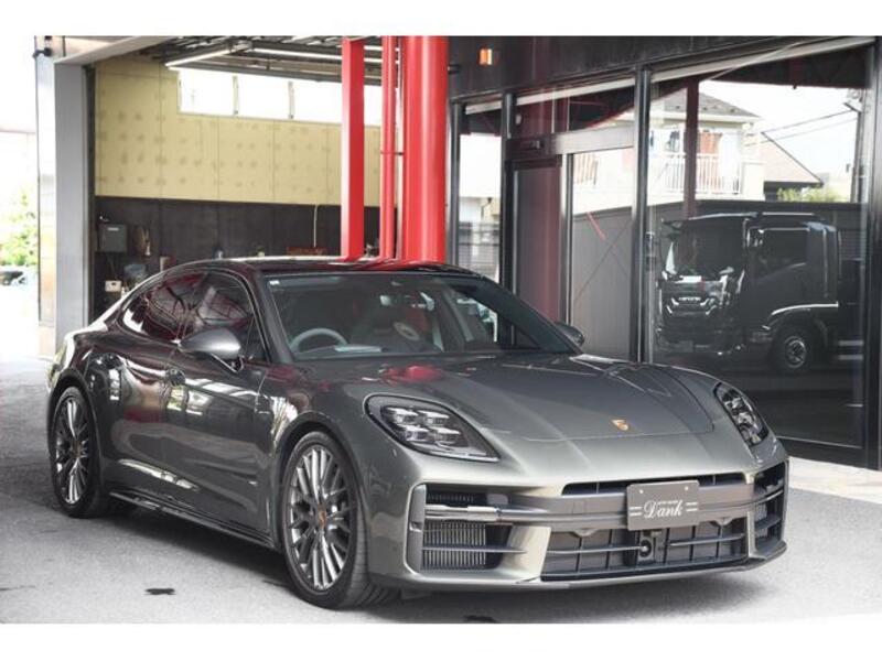 PORSCHE PANAMERA