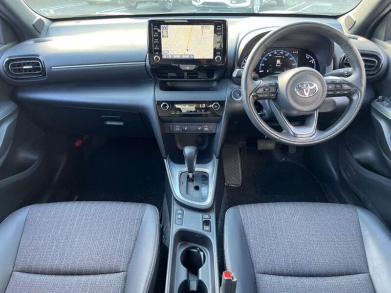 YARIS CROSS
