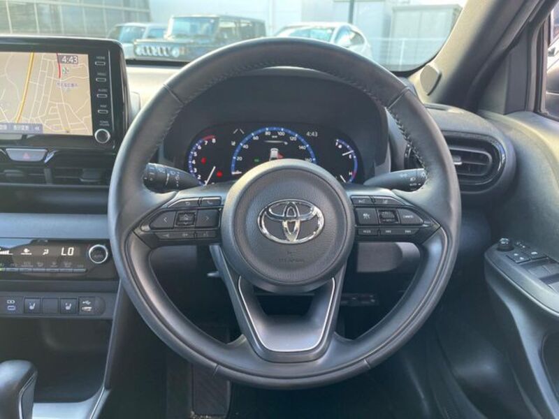 YARIS CROSS