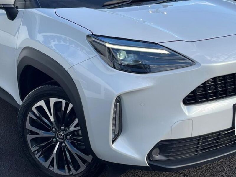 YARIS CROSS