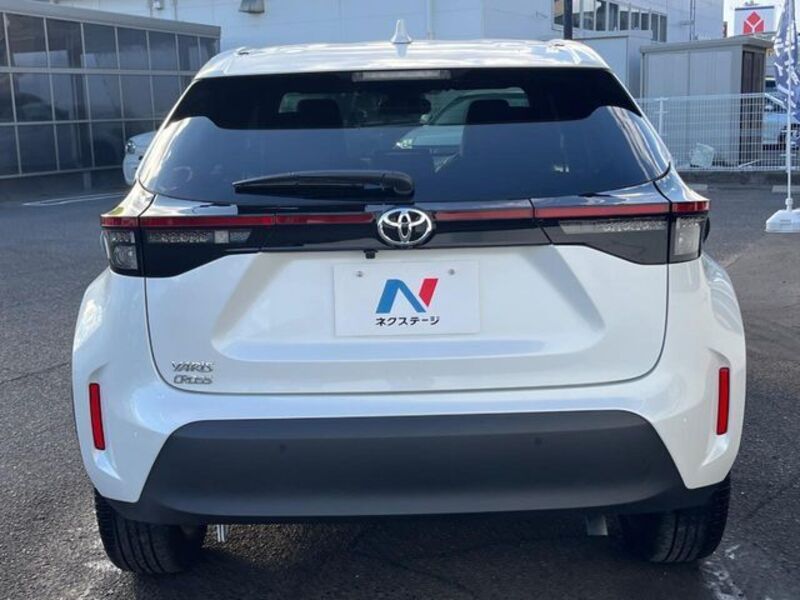 YARIS CROSS