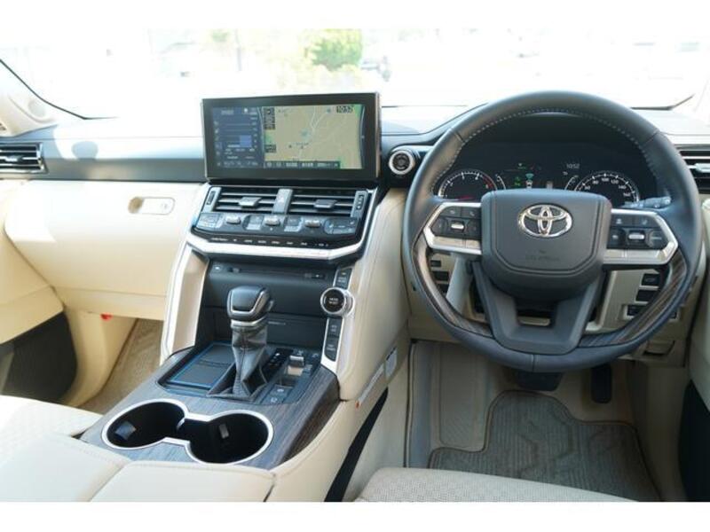 LAND CRUISER