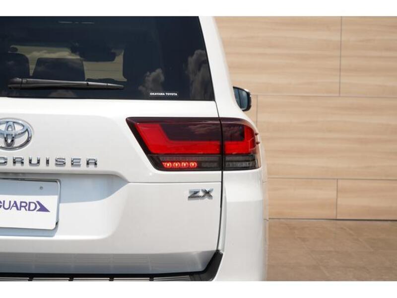 LAND CRUISER