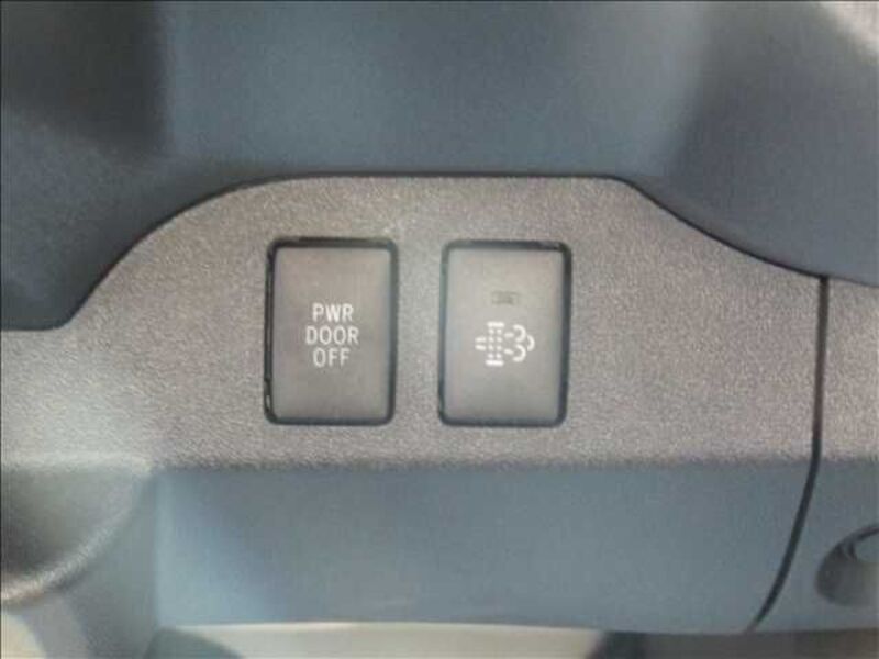 HIACE COMMUTER