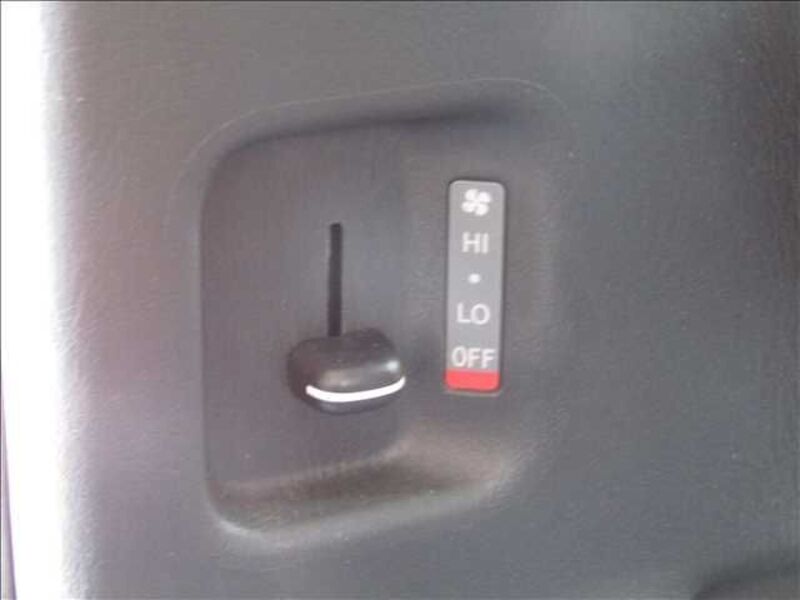 HIACE COMMUTER