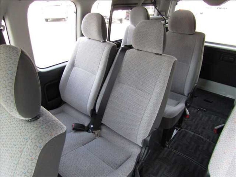 HIACE COMMUTER