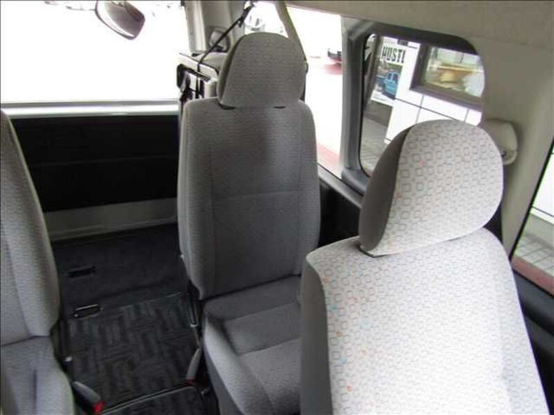 HIACE COMMUTER
