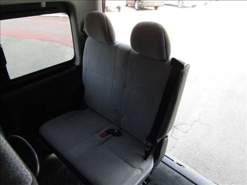 HIACE COMMUTER