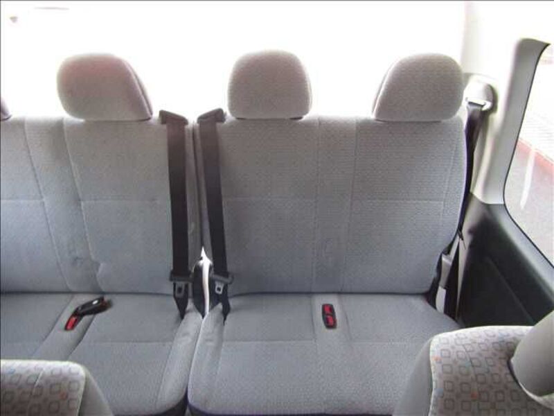 HIACE COMMUTER