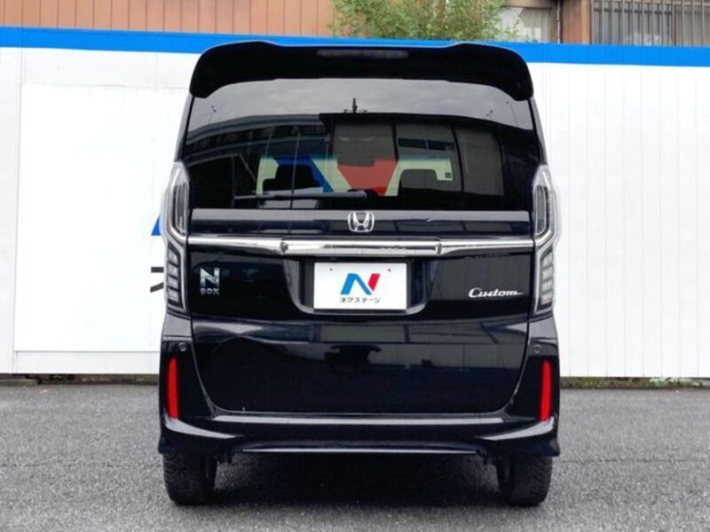 N BOX CUSTOM