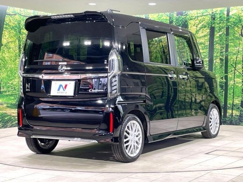 N BOX CUSTOM