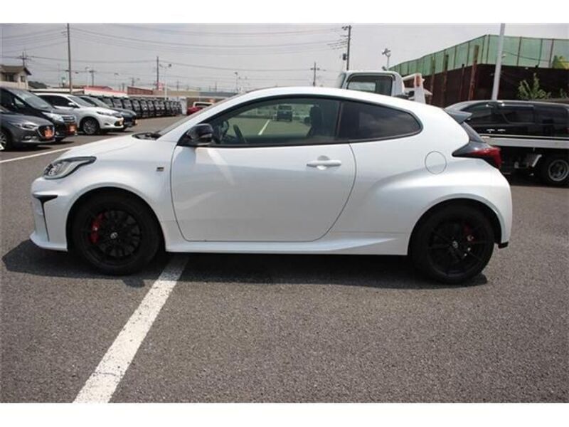 GR YARIS