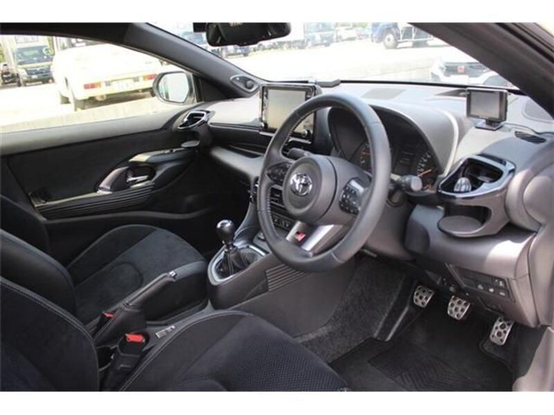 GR YARIS