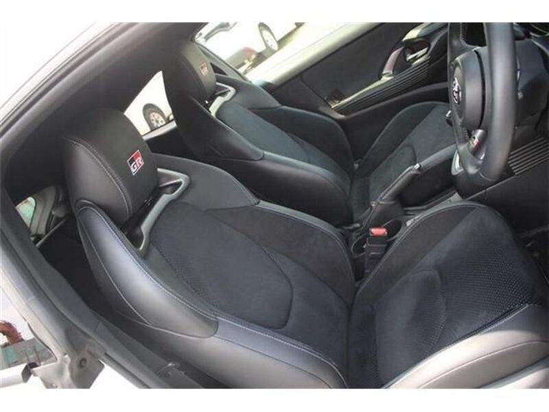 GR YARIS