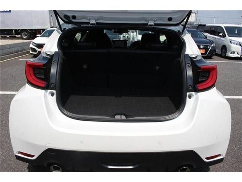 GR YARIS