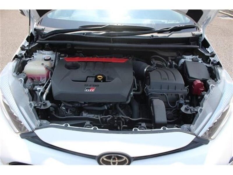 GR YARIS