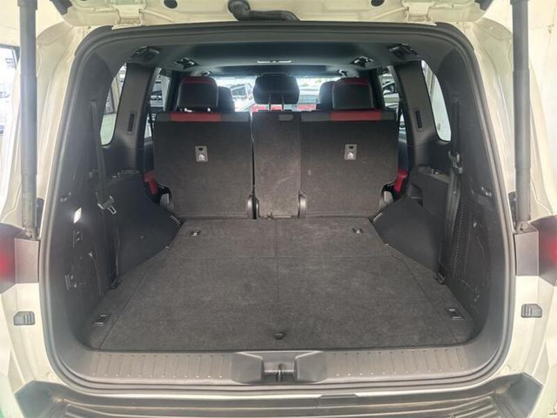 LAND CRUISER