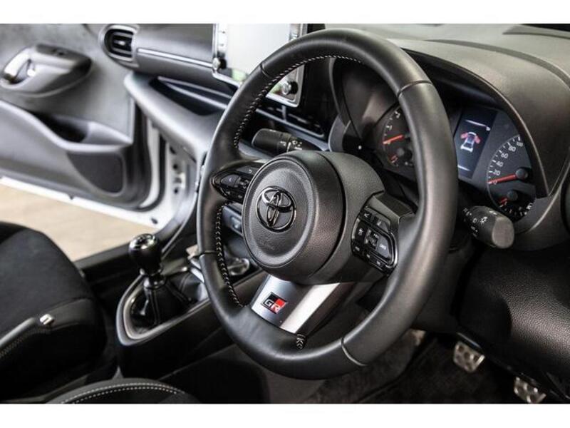 GR YARIS