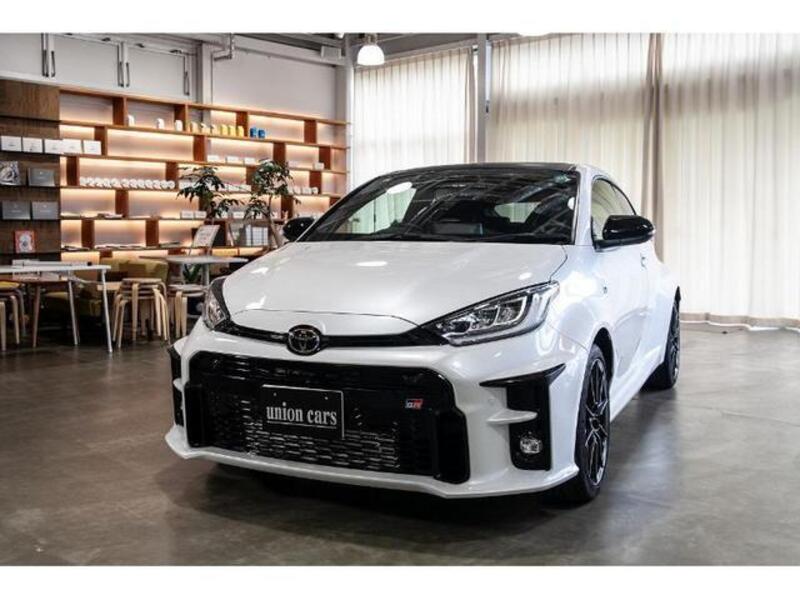 GR YARIS-0