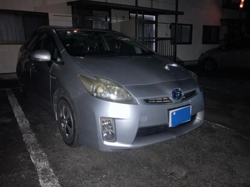 TOYOTA PRIUS