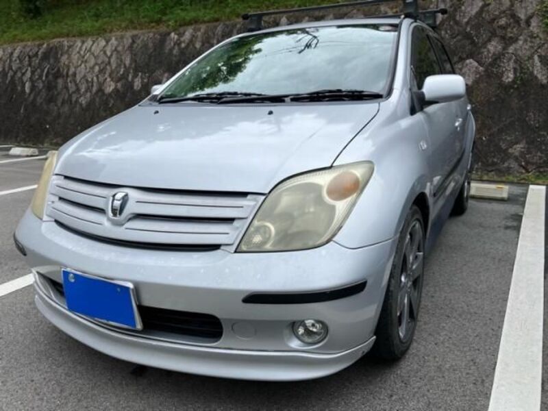 TOYOTA IST