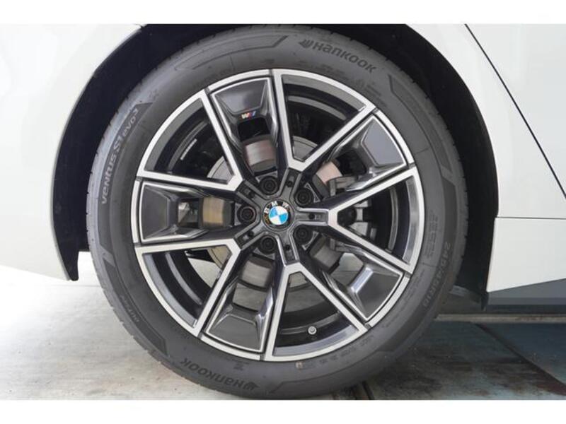 4 SERIES