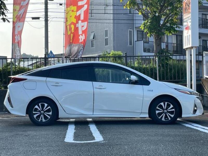 PRIUS PHV