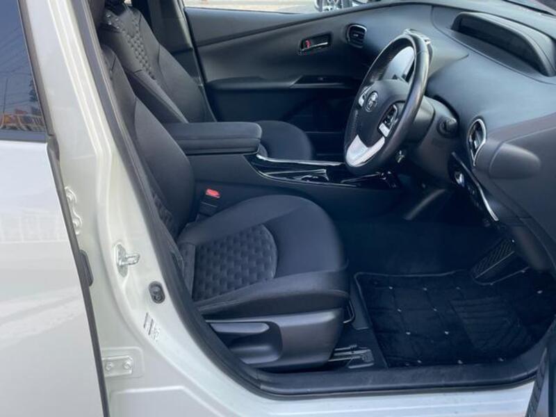 PRIUS PHV