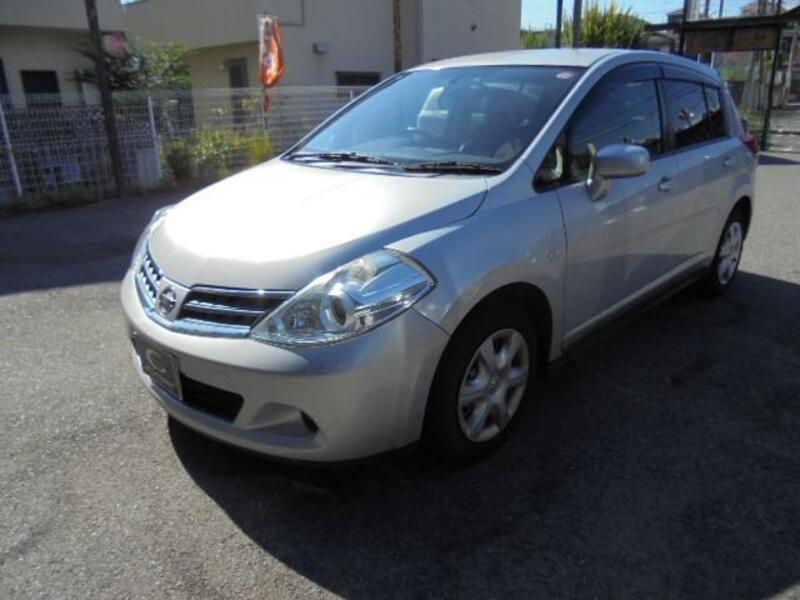 NISSAN TIIDA