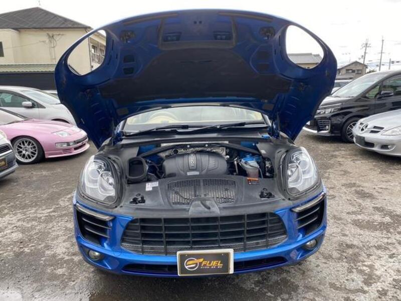 MACAN