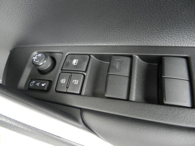 COROLLA CROSS