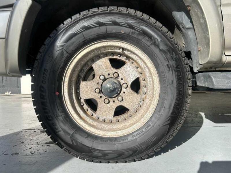 HILUX SURF