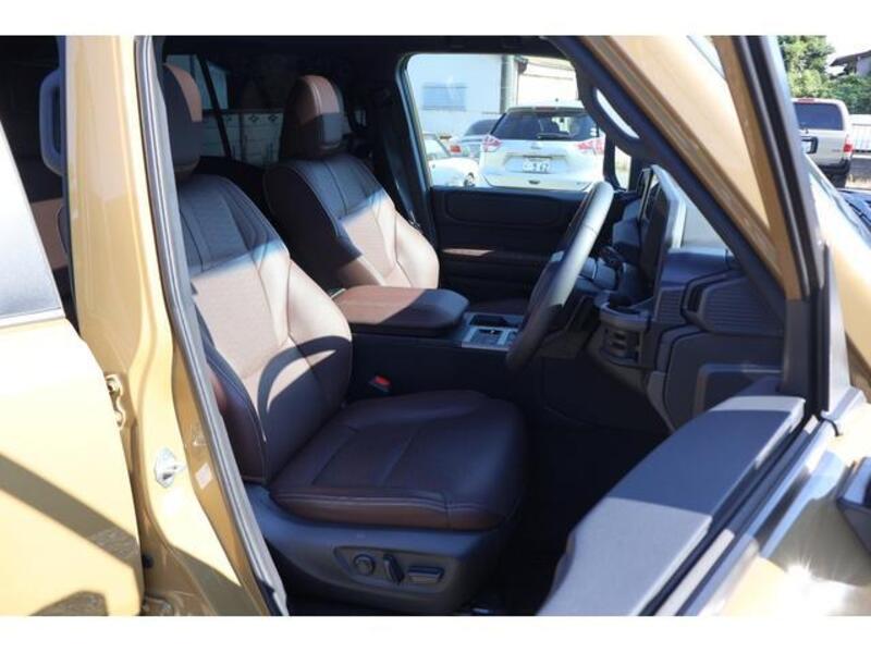 LAND CRUISER 250