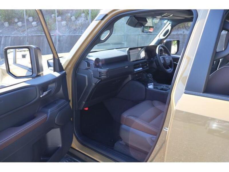 LAND CRUISER 250
